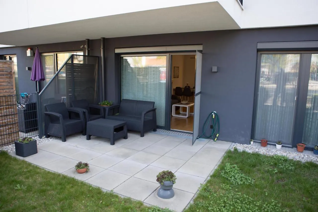 Modern Danube Apartment 维也纳