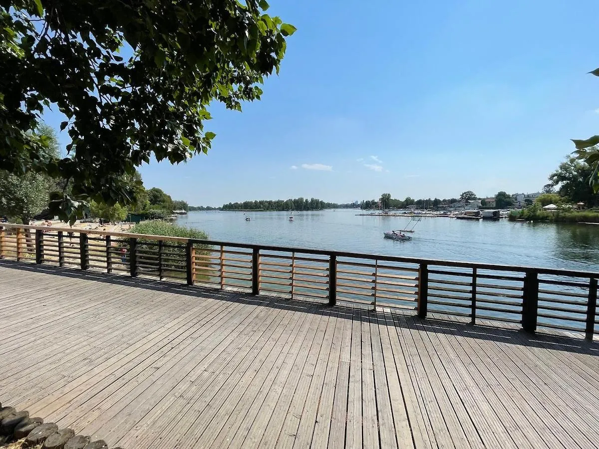 Modern Danube Apartment 维也纳